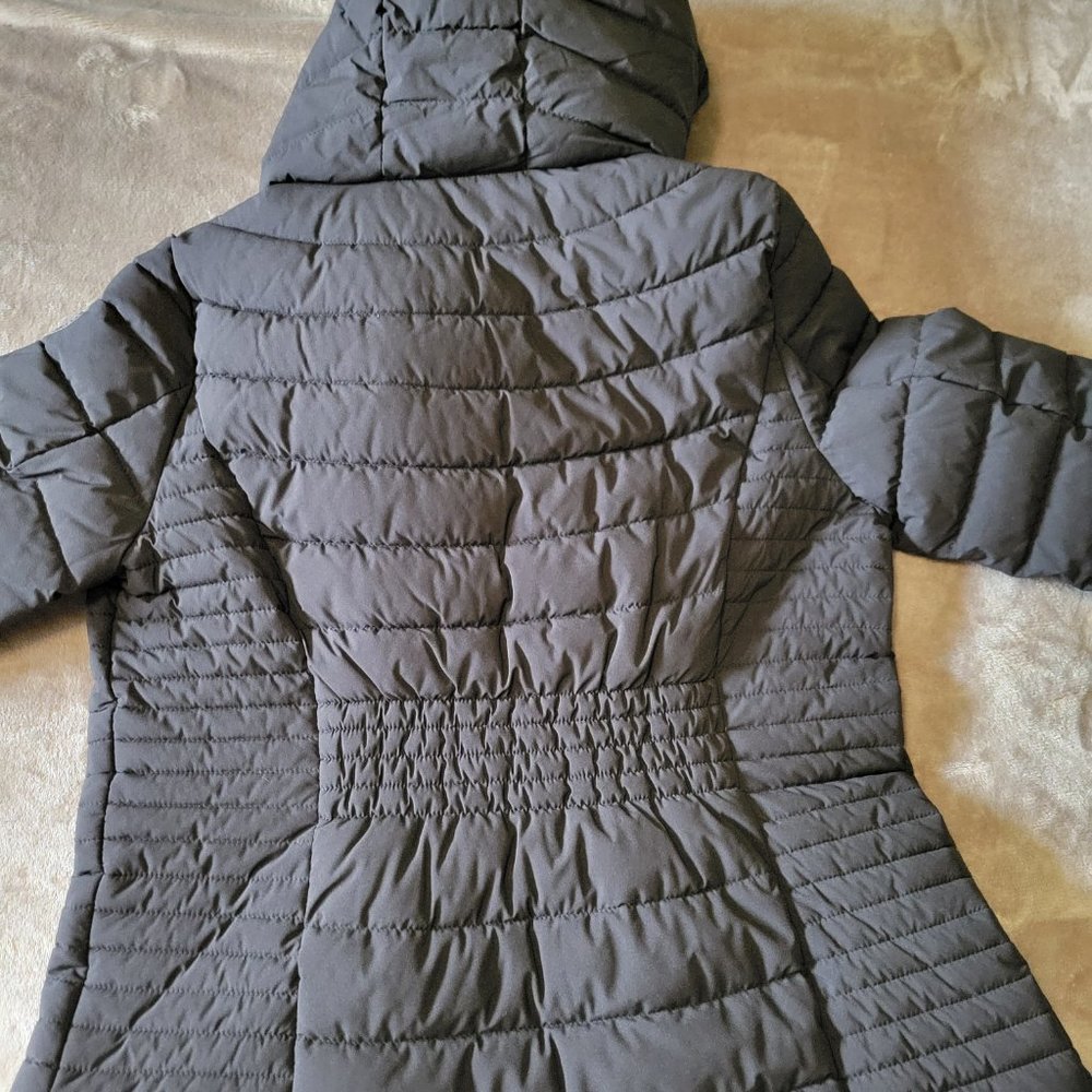 DKNY Women's Hooded Lightweight Puffer Coat - Picture 3 of 8